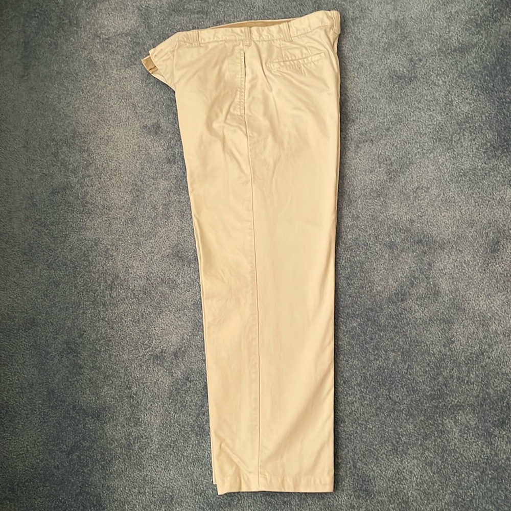 Izod men’s pants cream color